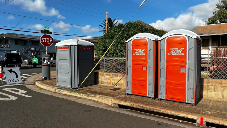 IMAGE OF JM PORTABLE RENTALS ON-SITE AT CHRISTMAS ON THE AVENUE NANAKULI 2022